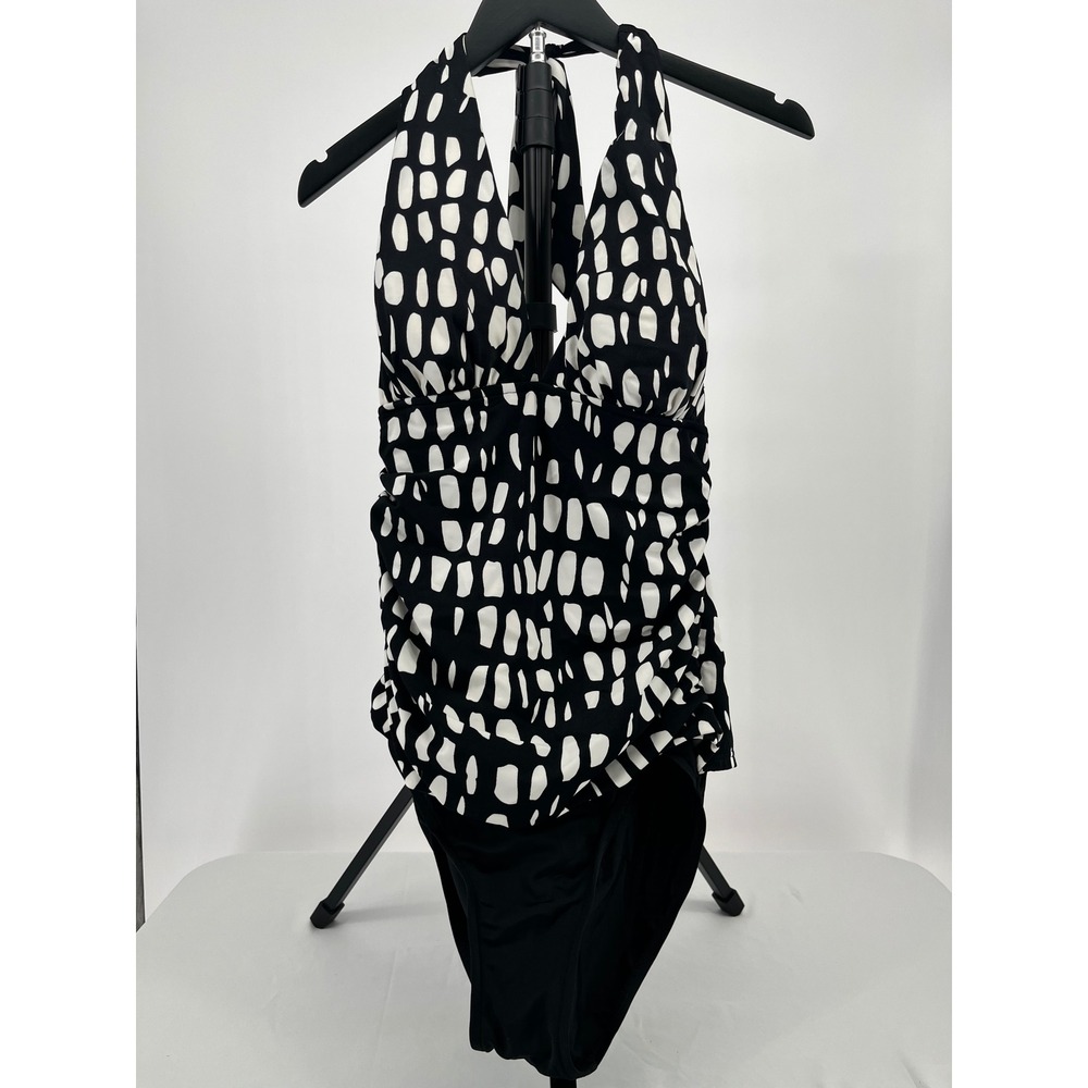 Mainstream Abstract Geometric Halter 1Piece Swimsuit Women 10 Black/White Resort